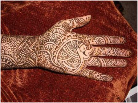 Bonyolult Mehendi minták Karva Chauth számára