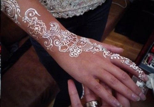 Fehér csillogó Mehendi Design