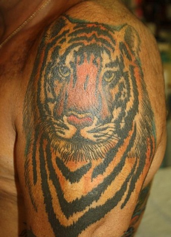 Heves tetoválástervezés fekete embereknek