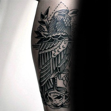Traditionelle Crow Tattoo designs