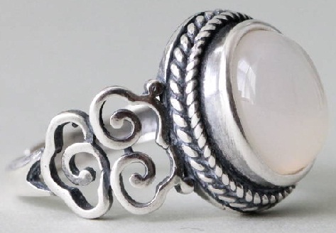 Vintage ezüst holdkő gyűrű