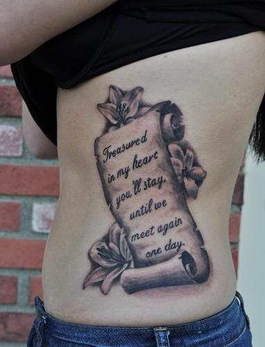Rib Scroll Tatoveringer til piger
