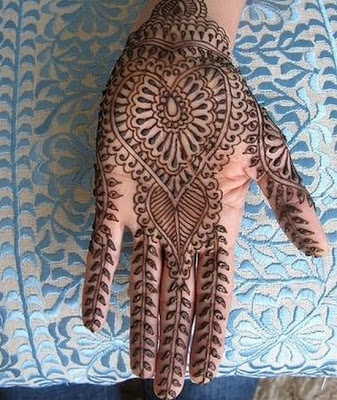 Radzsasztáni szív Mehndi Designs