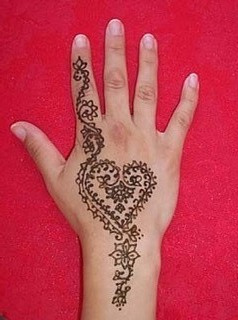 Vissza Kéz Szív Design Mehndi