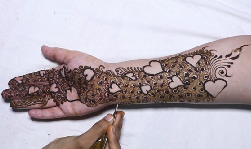 Heart Mehendi -designs til hænder