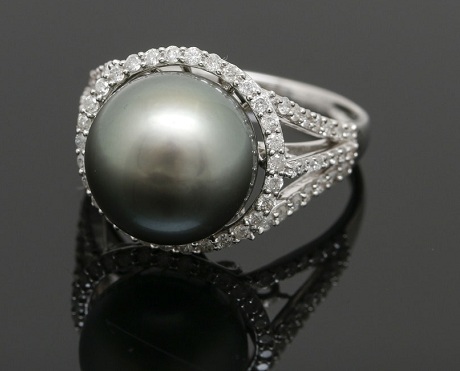 Tahitian tenyésztett természetes gyöngy és gyémánt gyűrű