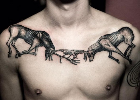 Harc szarvas gallér csont tetoválás