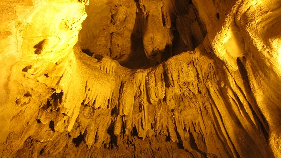 Vidundere i Belum Caves -Tusinde hætter