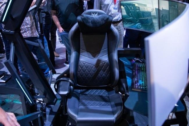 Acer esittelee uuden pelivaltaistuimen IFA 2019 Acer Predator Thronos Air -istuinalueella, jossa on mukava hieronta