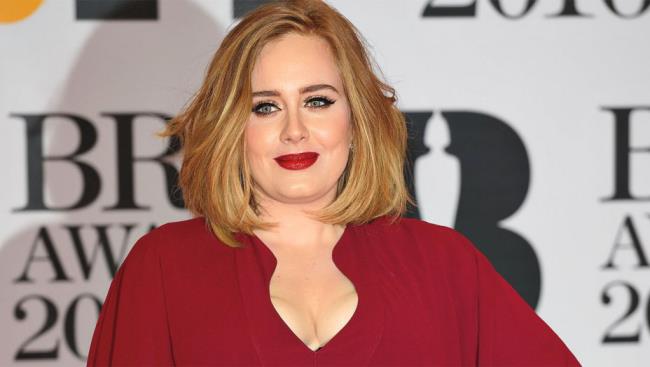 Adele menestyi brittiläisen laulajan kadehdittavalla musiikkiuralla