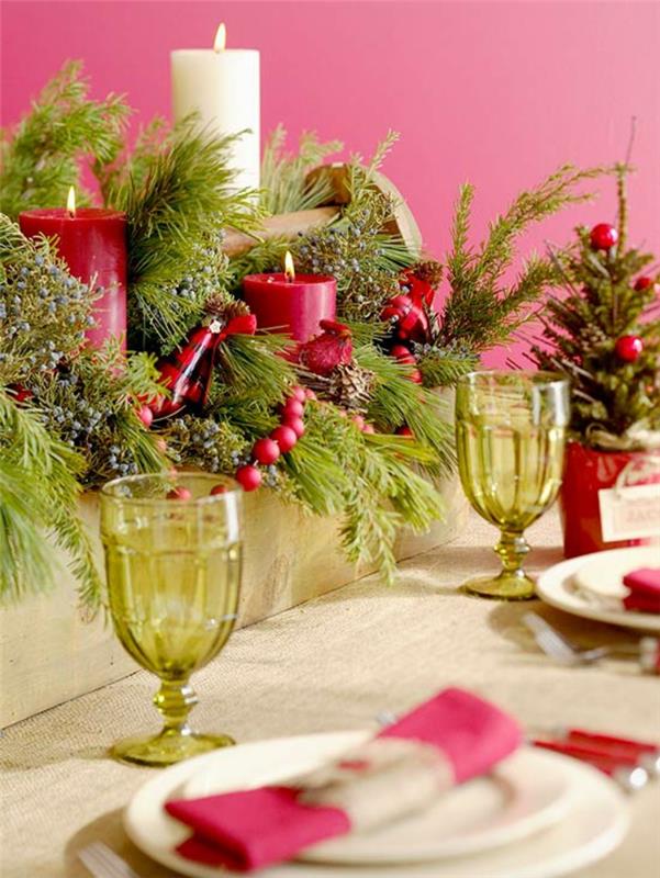 Adventtijärjestelyt tee itse joulupöydän koristeista punaisia ​​aksentteja
