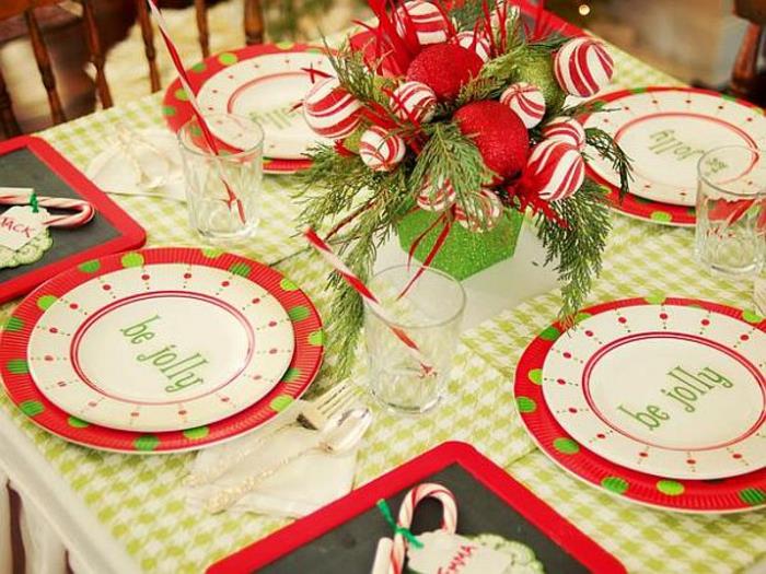 Adventtijärjestelyt kuvat juhla -astiasto pöytäkoristeet joulu