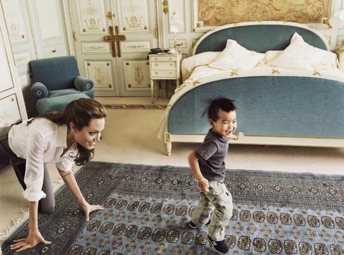 Angelina Jolien lapset leikkivät Maddox Jolie Pittia