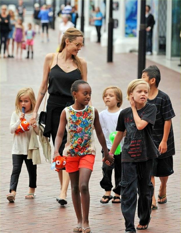 Angelina Jolie lapset ulkona