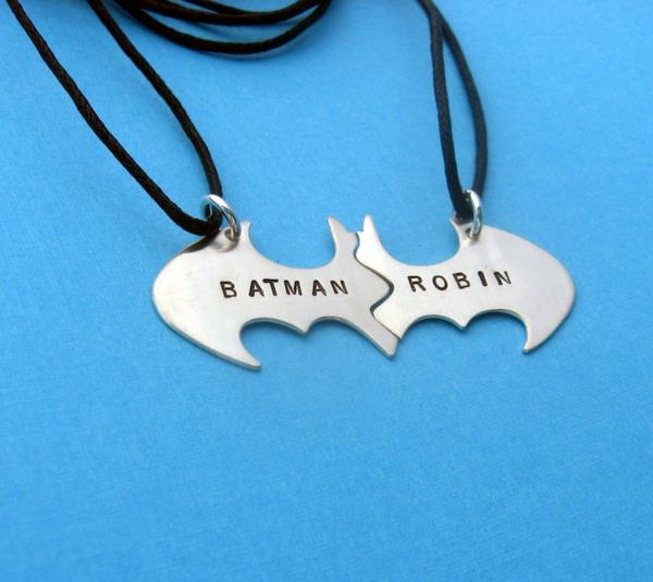 Batman ja Robin antavat ohjeita ystävyysketjuille