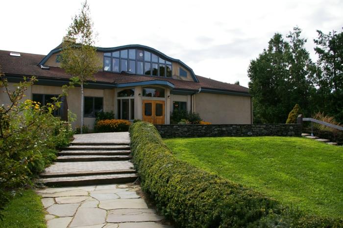 Antroposofinen arkkitehtuuri Steiner Hausin koulu