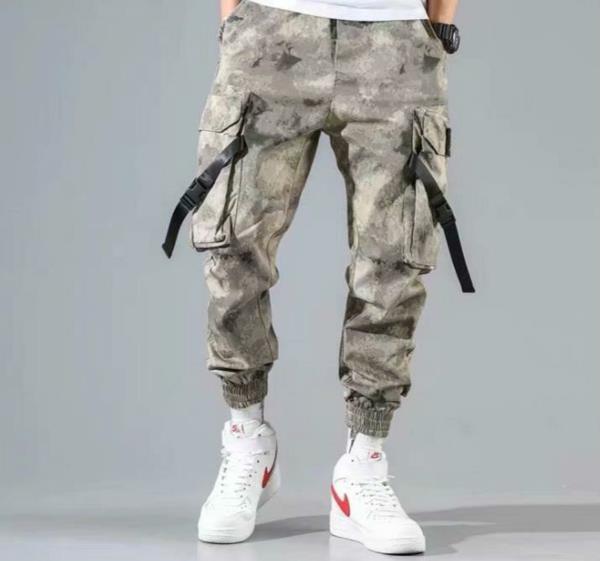 Rahtihousutyypit armeijan housut inspiroivat miesten muotia