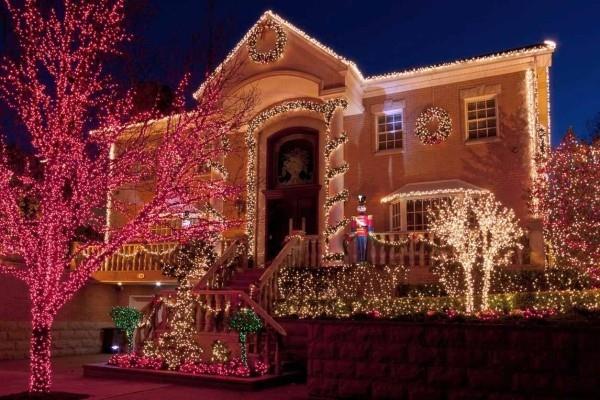 Laita ulkovalaistus jouluksi - 30 juhlaideaa ja vinkkiä taloon, jossa on punaisia ​​ja keltaisia ​​valoja