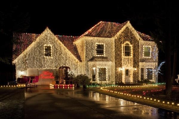 Laita ulkovalaistus jouluksi - 30 juhlaideaa ja vinkkiä taloon, jossa on paljon riippuvalaisimia