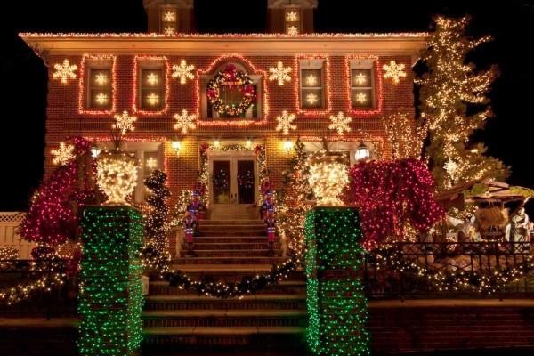 Kiinnitä ulkovalaistus jouluksi - 30 juhlaideaa ja vinkkejä kauniista vihreän ja punaisen valoista