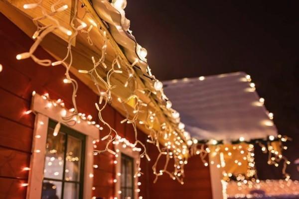 Laita ulkovalot jouluksi - 30 juhlaideaa ja vinkkiä, jotka ripustavat valot kouruihin