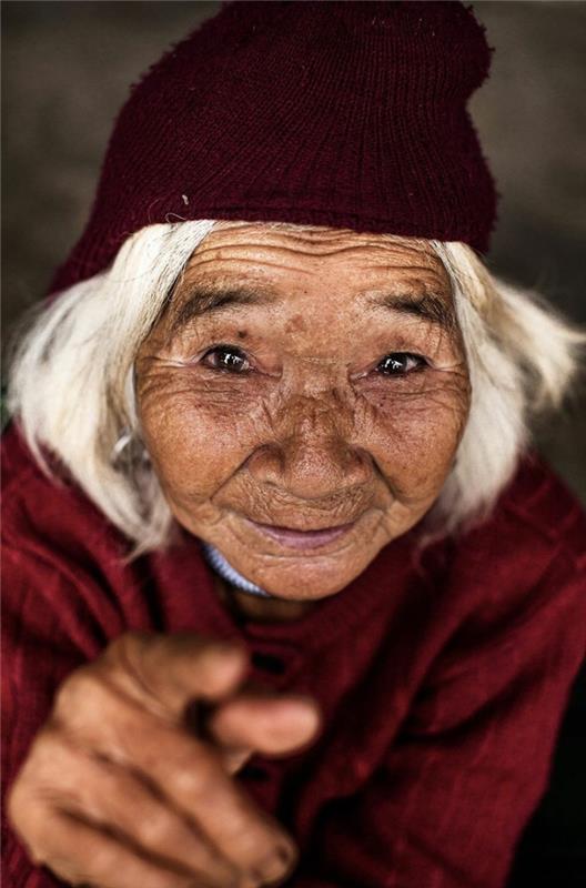 Silmien väri tarkoittaa portait afrikkalaista mongolia