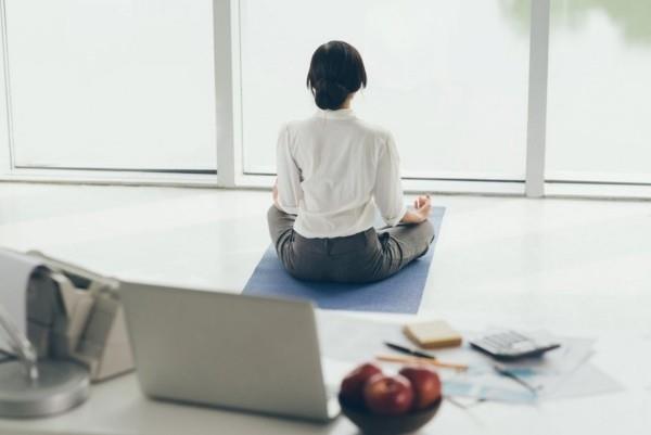 Stressin lievittämiseen tarvittava aikakatkaisu löytää oma tapa joogameditaatioon