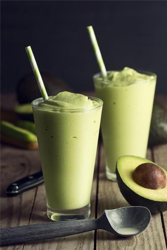 Avokado -astiat Avokado Terveet vihreät Superfood -smoothiet