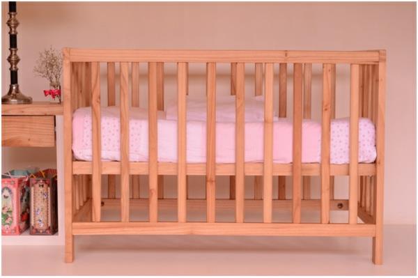 Vauvan vuodevaatteet asetetaan tekstiileihin verrattuna vauvan huoneen vauvansänkyyn