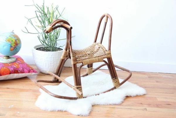 Vauvan huone earth globe design deko ideoita schukelpferd