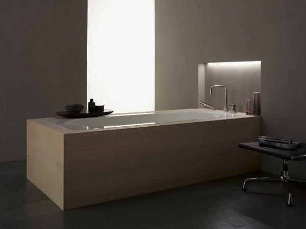 Kylpyhuoneen varusteet ja tarvikkeet puinen kylpyamme minimalistinen