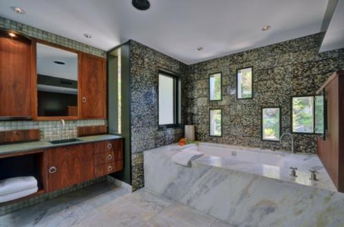 Kylpyhuone-mallit-aasialaistyyliset-puiset huonekalut-ikkunat