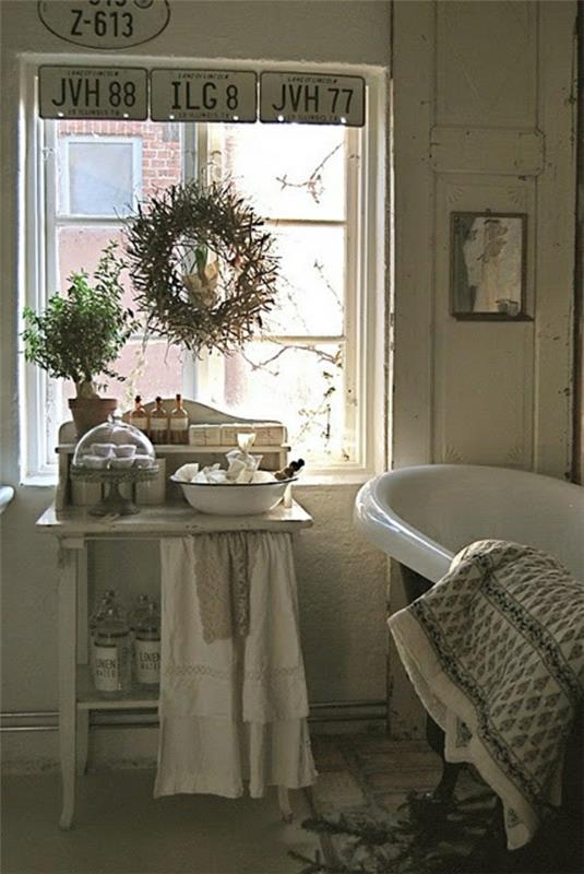 Vintage -tyylinen kylpyhuoneorganisaatioidea
