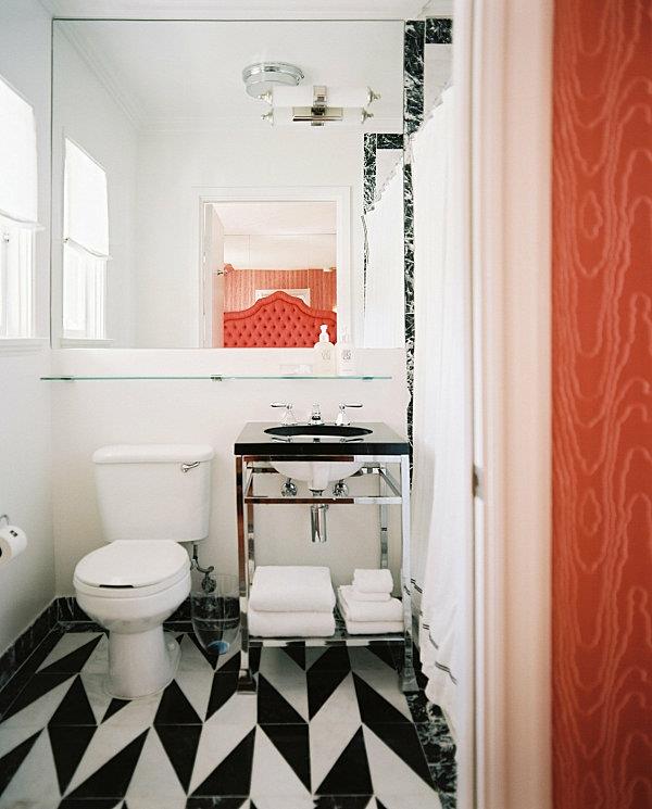 Kylpyhuoneen hyllyt seinäsuunnittelu wc -pesuallas