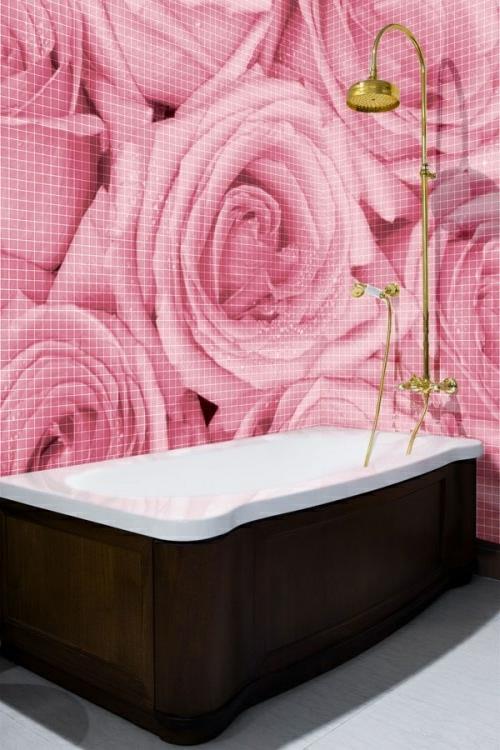 alkuperäiset kylpyhuonekalusteet ja kylpyhuoneen laatat ruusut