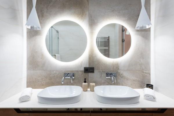 Kylpyhuonevalaisimet - osto -opas kaikkeen modernin peili -valaistuksen valaistukseen