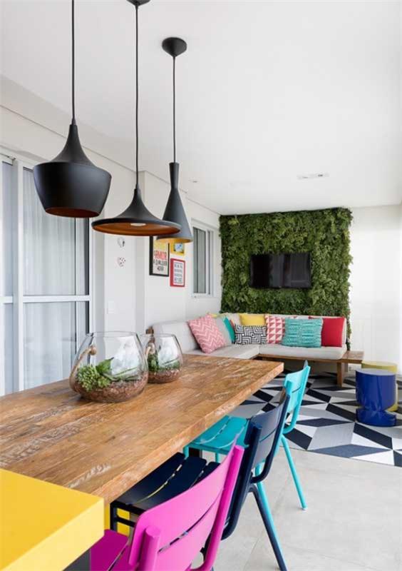 Parvekesohva - pöytäsuunnittelu - värikäs huonekalusuunnittelu