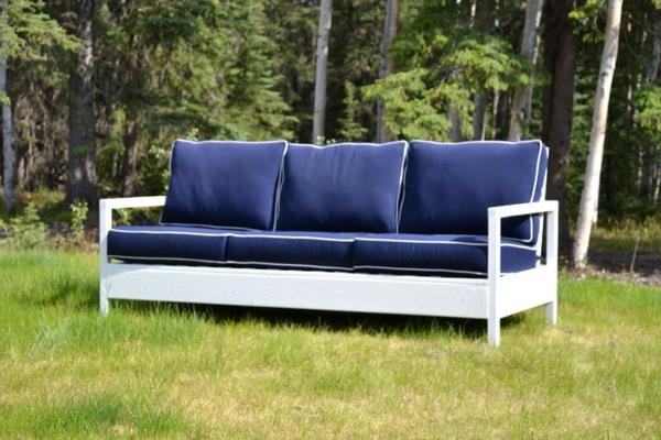 puutarhakalusteet rakentaa sohvan selkänoja siniset tyynyt