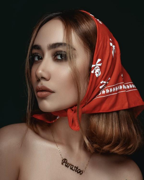 Bandana -kampaukset kesäksi - tyylikkäitä muotoiluideoita kaiken pituisille hiuksille