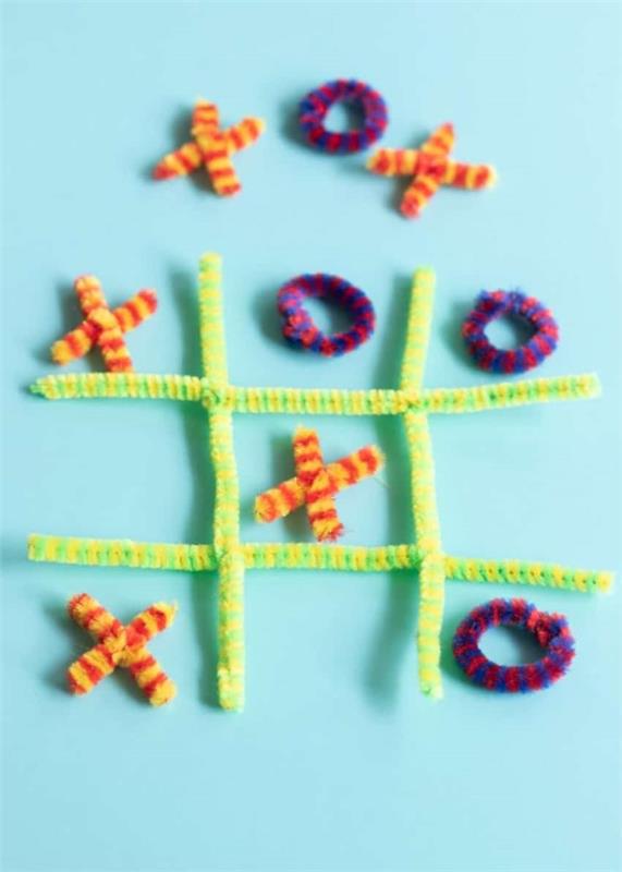 Käsityöt putkenpuhdistusaineilla - 60 käsityöideaa kopioinnin helpottamiseksi tic tac toe spiel diy