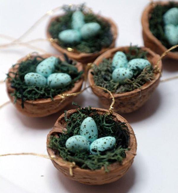Käsityöt saksanpähkinöillä jouluna eikä vain - ideoita ja ohjeita sinisiä munia pesässä