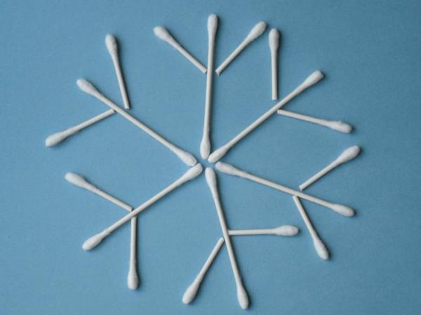 Tinkeriä puuvillapyyhkeillä DIY -koriste -lumihiutaleet
