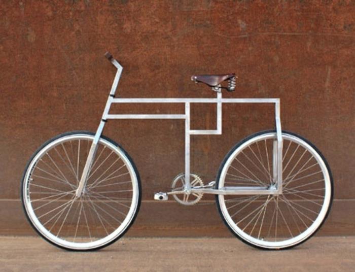 Bauhaus -tyylinen Bauhaus -polkupyörän rakenne hopeaa