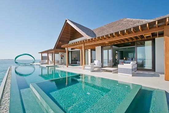 Beach Resort Malediiveilla kirkas vesi perhe tarjous