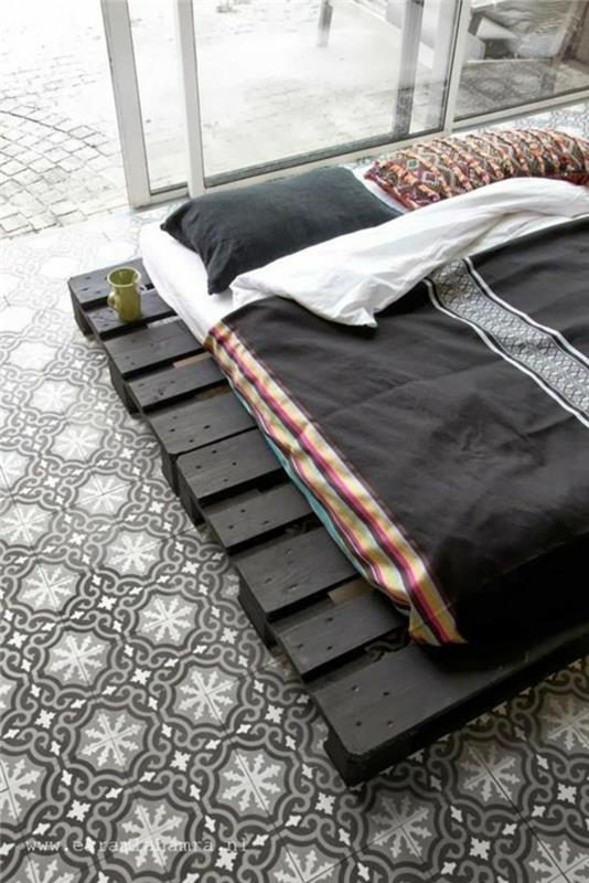 Lavasta valmistettu sänky kuormalavoista valmistettu kuormalavojen lavat sängyn huonekalut, jotka on valmistettu lavoista yhdessä makuuhuoneen ideat UUSI15