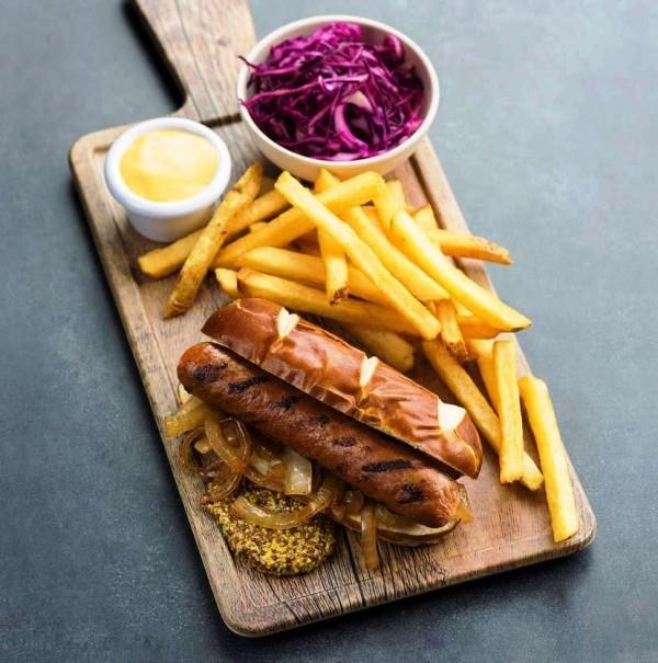 Beyond Meat esittelee kasvisruokaa, jossa on korkeampi proteiinipitoisuus kuin kasviperäisistä ainesosista valmistetussa makkarassa