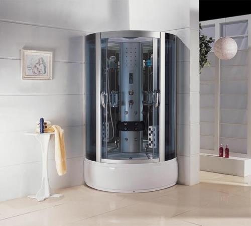 Kuvia innovatiivisista höyrysuihkuista, jotka on rakennettu kylpyhuoneisiin ympäri