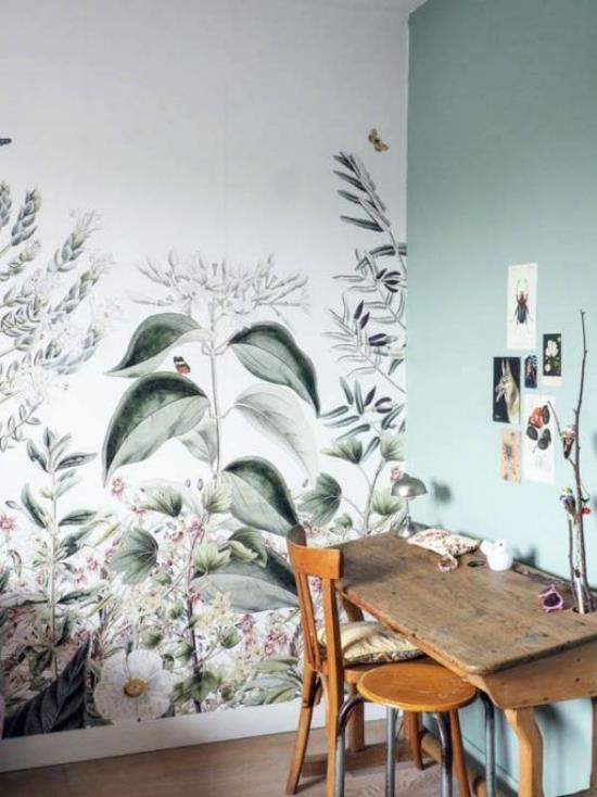 Kukka -taustakuva deco -trendi 2020 työkulma kaikki pöytätuoli kaunis seinätaustakuva kukkakuvio pehmeät siniharmaat sävyt