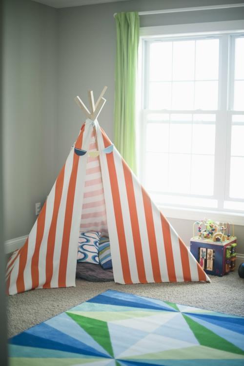tipi lastenhuoneen raidallinen rakenne oranssi valkoiset raidat tekevät idean itse