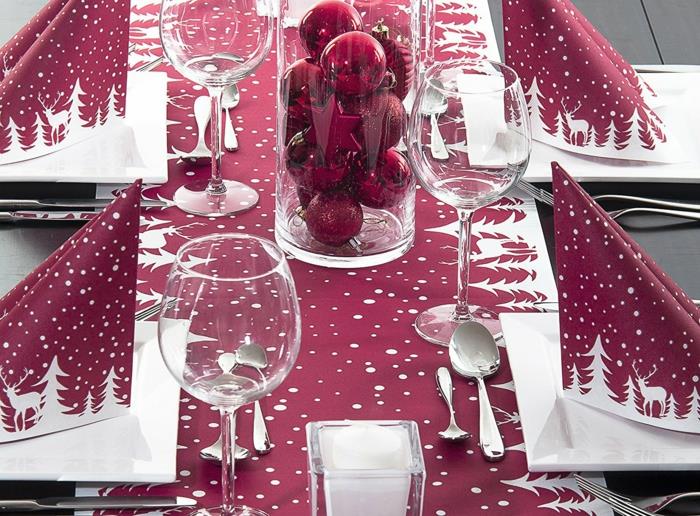 Bordeaux -värinen joulupöytä